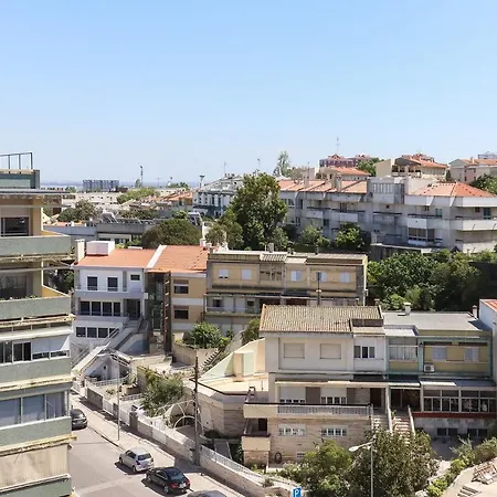 Airport Earth By Homing Affittacamere *