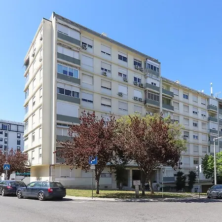 Airport Earth By Homing Affittacamere Lisbona