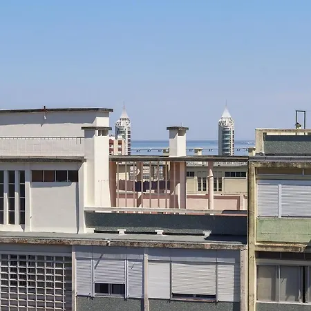 Airport Earth By Homing Konukevi