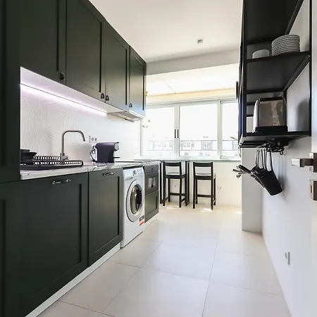 Airport Earth By Homing Konukevi *