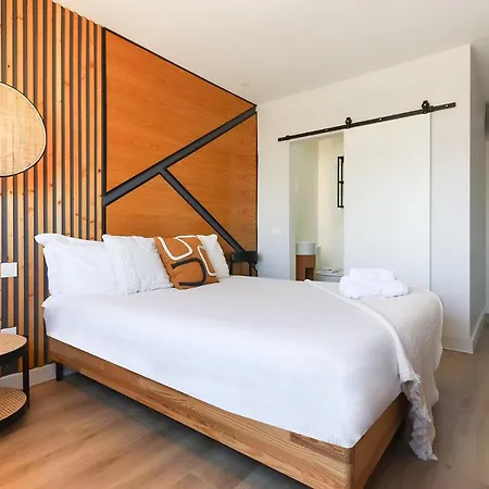 Airport Earth By Homing * Лісабон