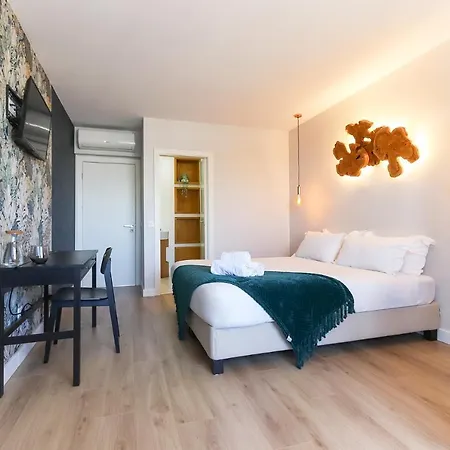 Airport Earth By Homing *