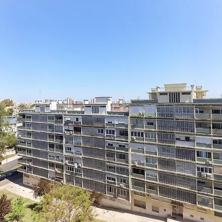 Airport Earth By Homing Лісабон