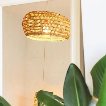 Airport Earth By Homing Гостьовий будинок Лісабон