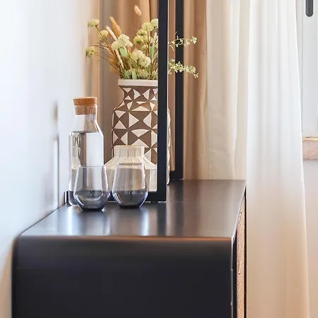 Airport Earth By Homing Πανσιόν *