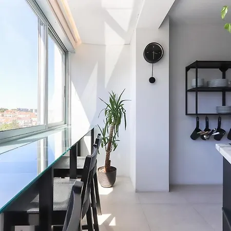 Airport Earth By Homing *