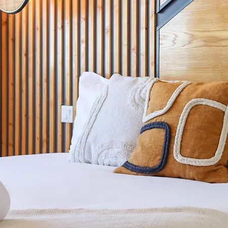 Airport Earth By Homing *